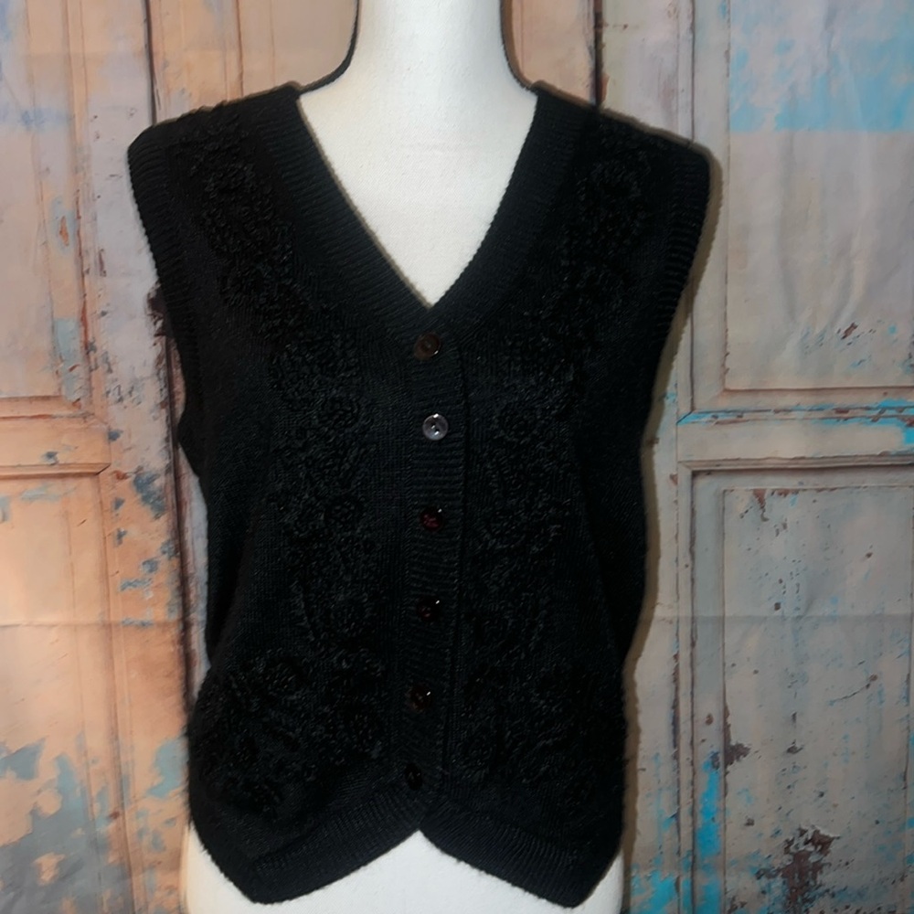IC Isaacs vintage black floral sweater vest S 
Acrylic and wool